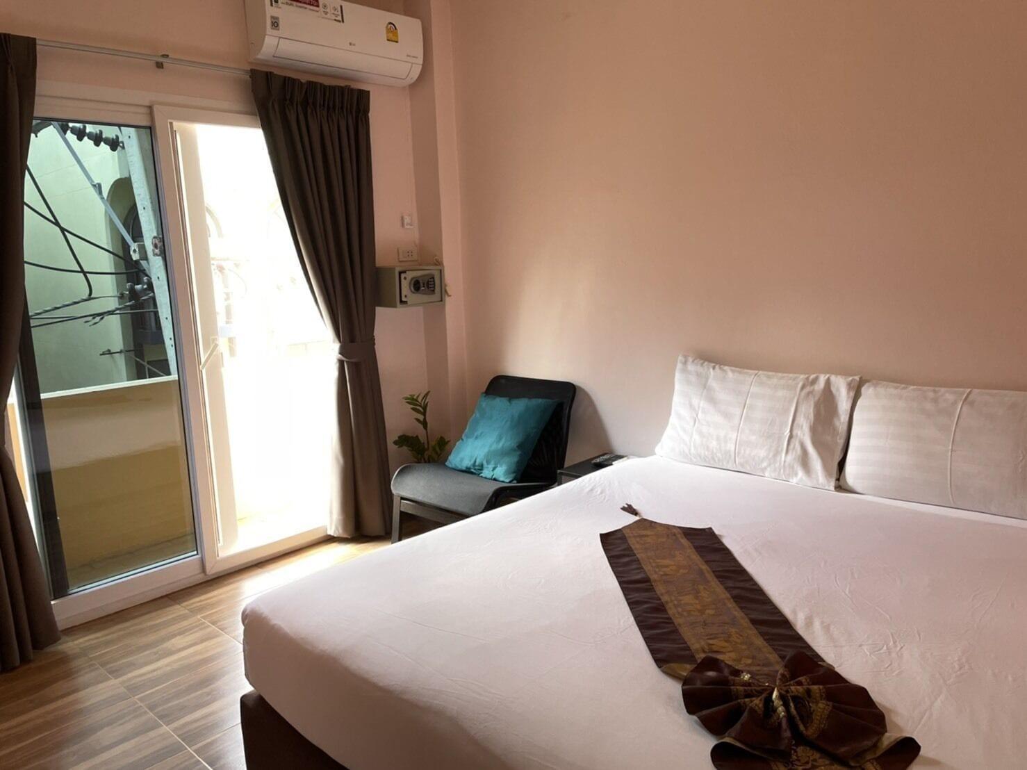Sureena Hotel Pattaya Exterior photo