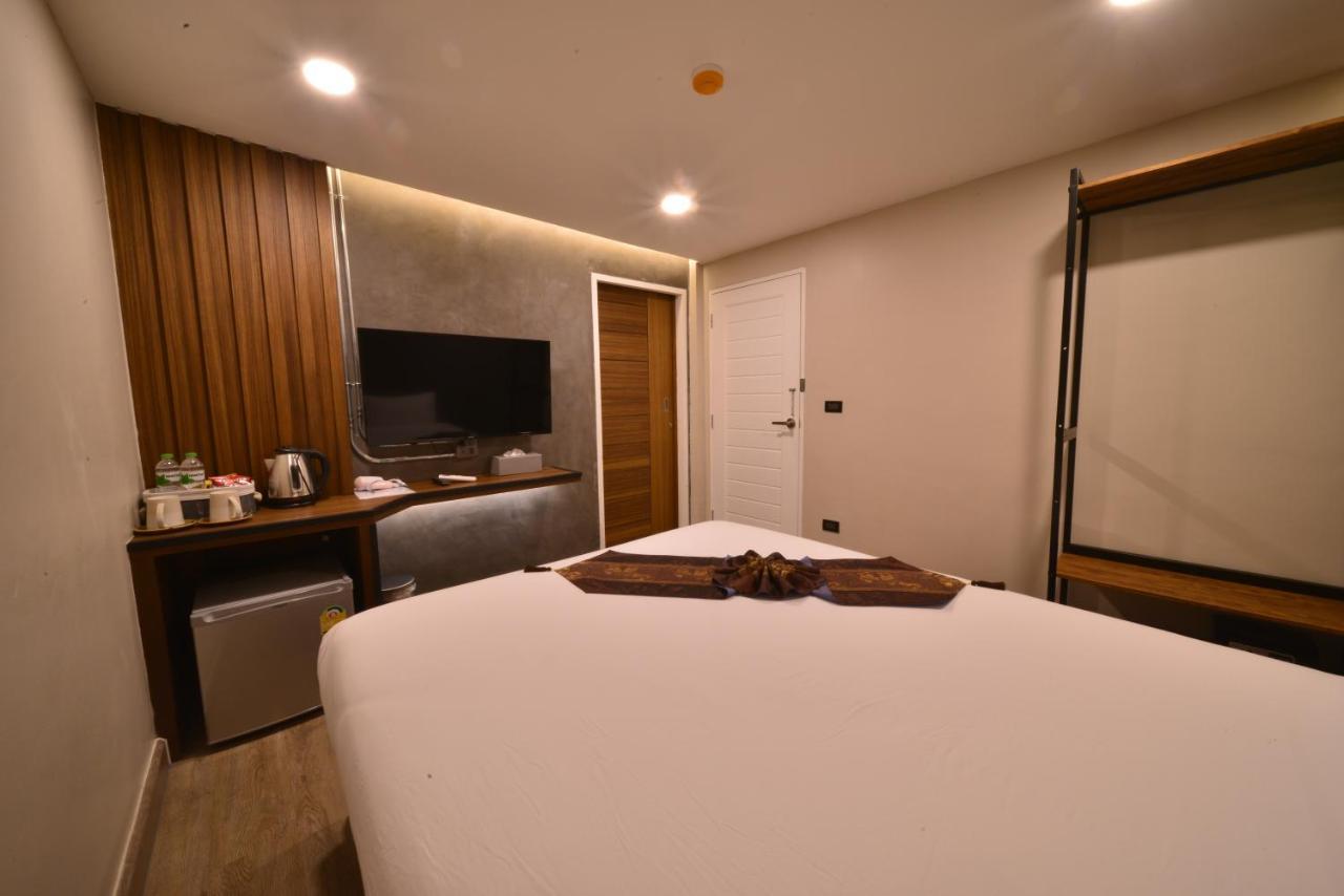 Sureena Hotel Pattaya Exterior photo